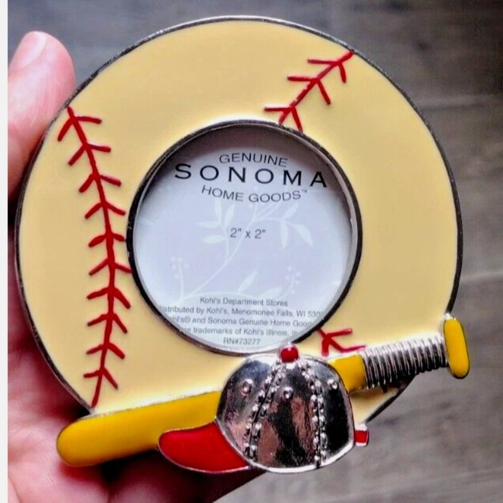 Sonoma Round Photo Frame Metal Enamel